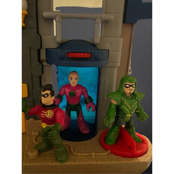 Fisher Price Imaginext DC Super Friends Batman Gotham City Police Dept Set - Picture 3 of 11